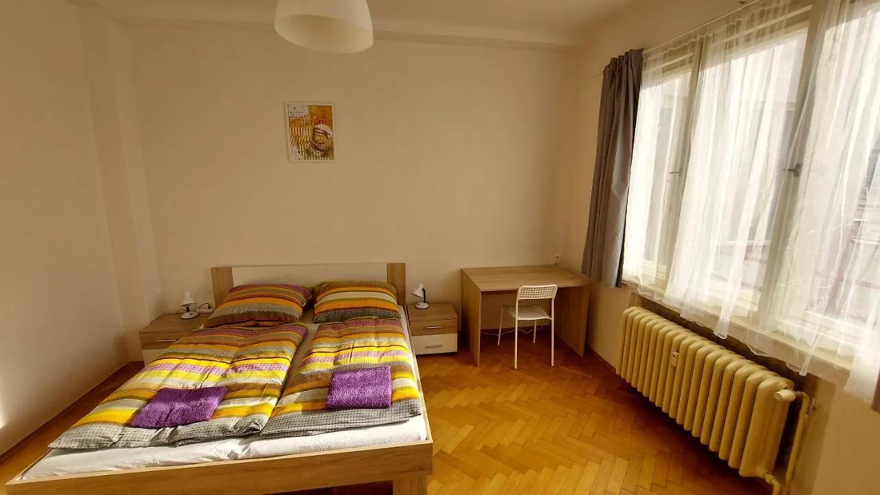 Hostel Bonvolon Prague 3*,