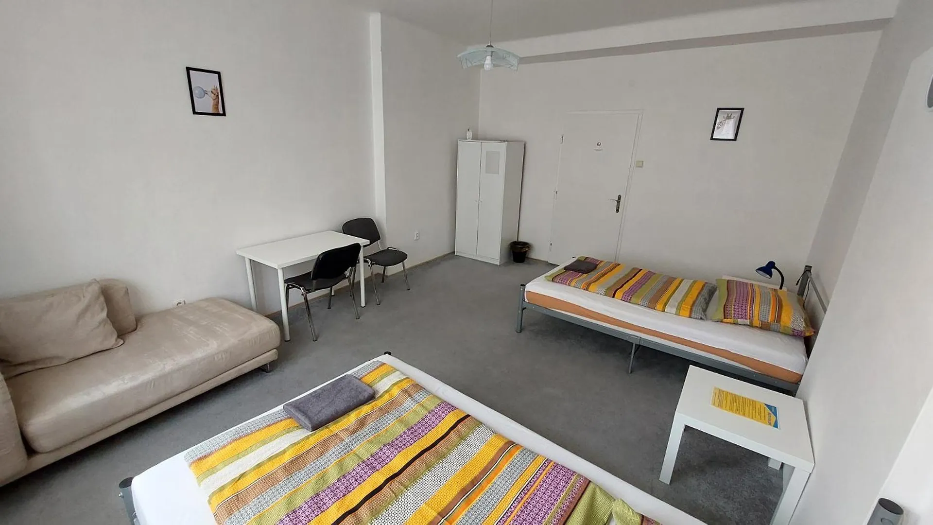 Hostel Bonvolon Prague 3*,