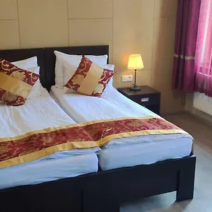 Sun-house Pension&restaurant -parkingfree- Hotel