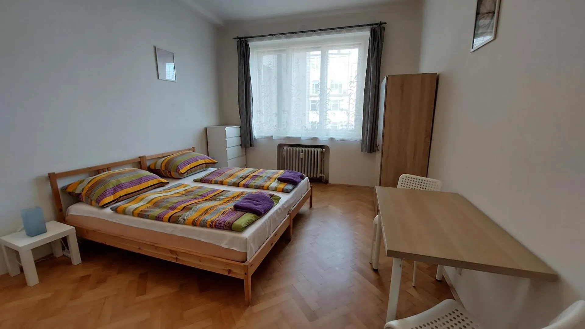 Hostel Bonvolon Prag Hotell