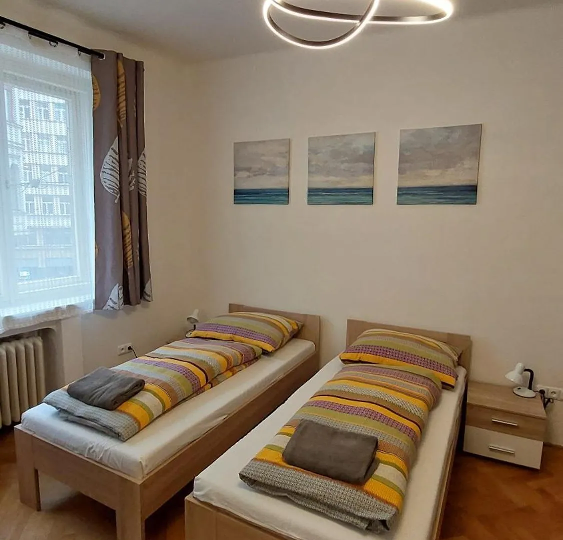 Hostel Bonvolon Prague 3*,