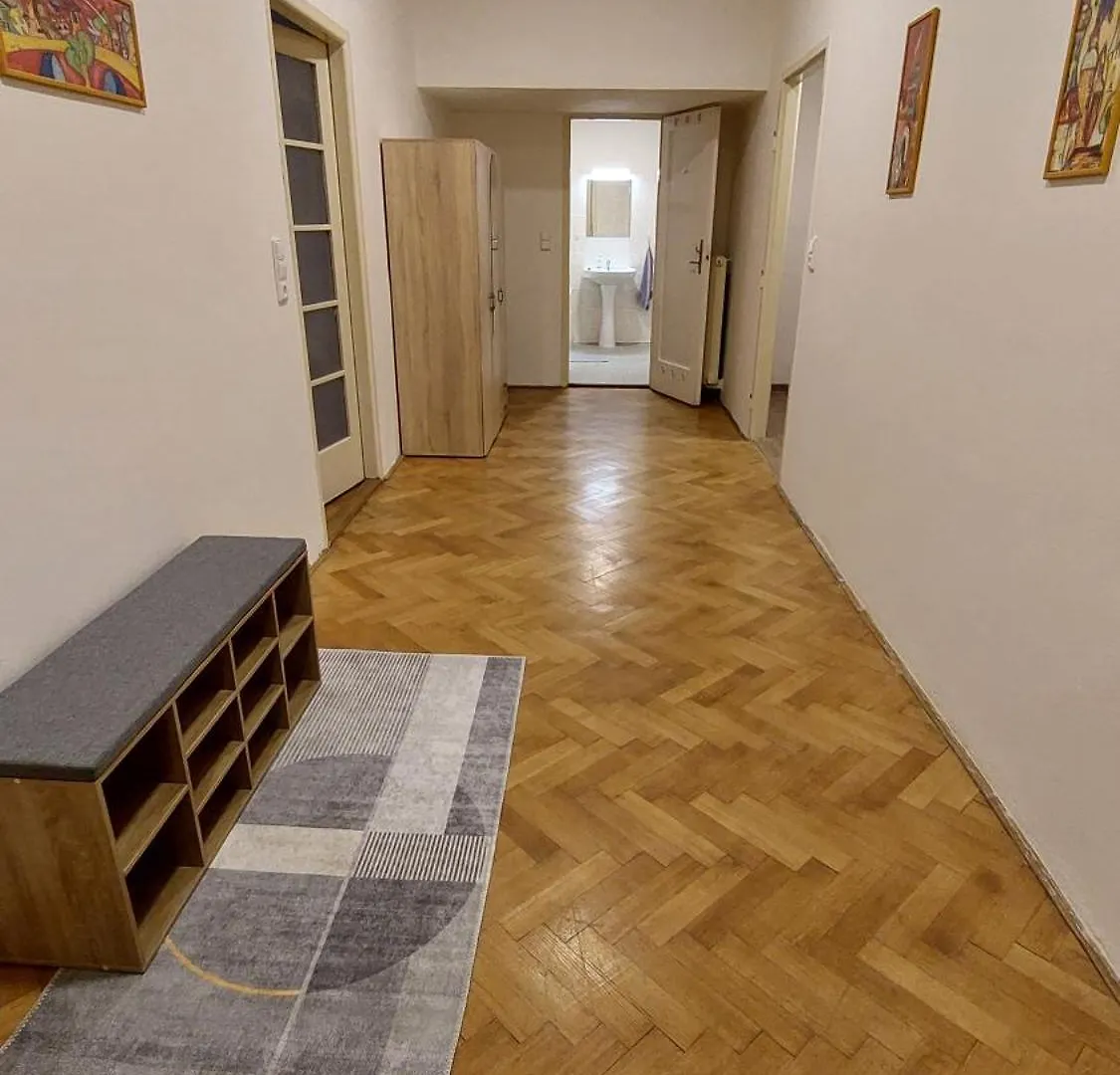 Hostel Bonvolon Prag Hotell